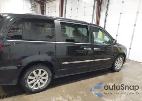 2016 Chrysler Town & Country Touring from USA, damaged, VIN 2C4RC1BG1GR247431